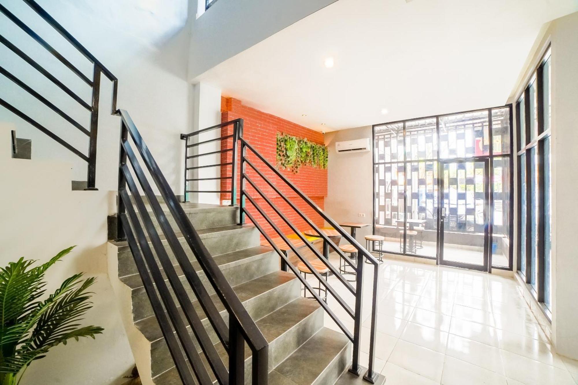 Capital O 90874 Millenium Inn 2 Medan Exterior foto