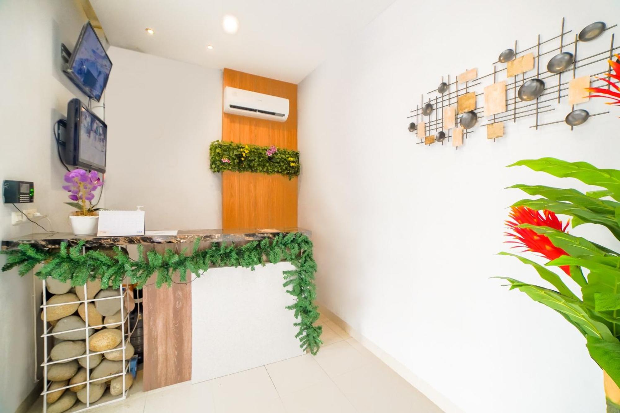 Capital O 90874 Millenium Inn 2 Medan Exterior foto