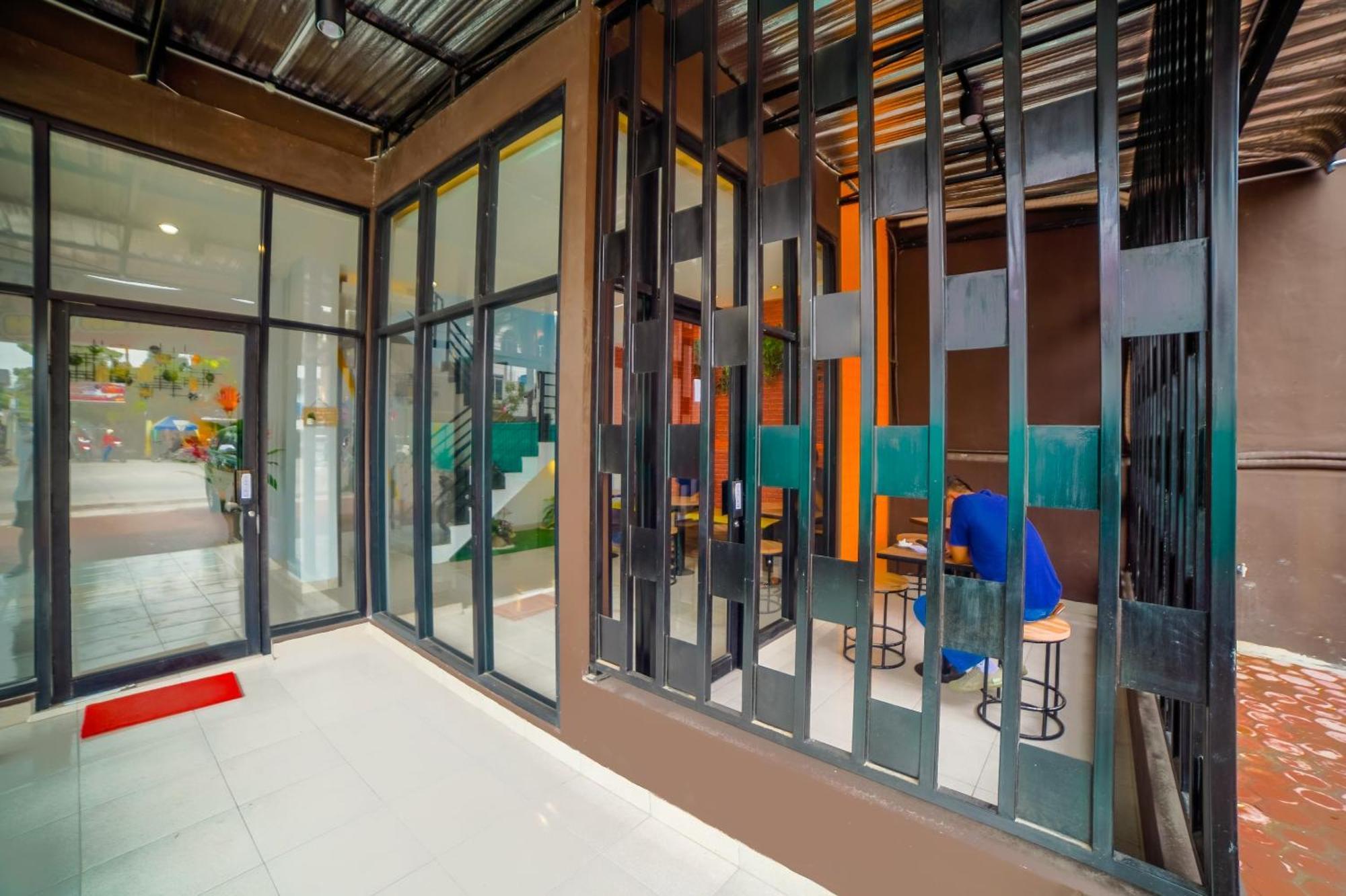 Capital O 90874 Millenium Inn 2 Medan Exterior foto